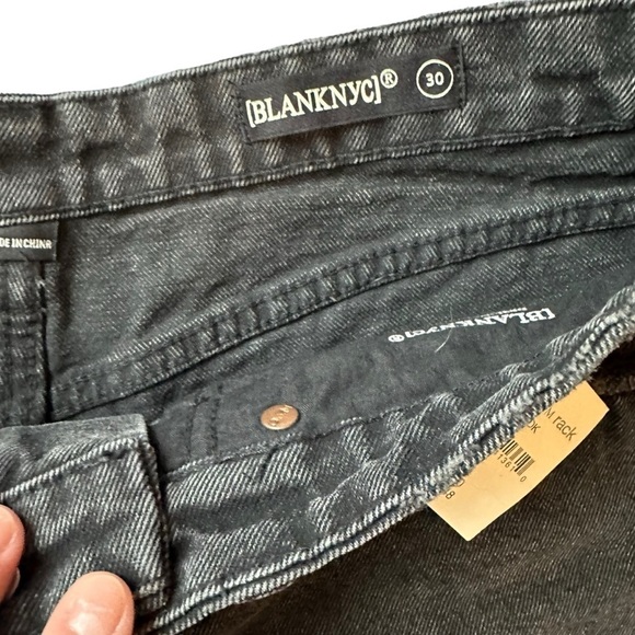 NWT BLANK NYC Black Frayed Hem Denim Shorts Sabotage - Picture 8 of 11